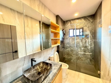 - Sq.m House for Rent in Naka